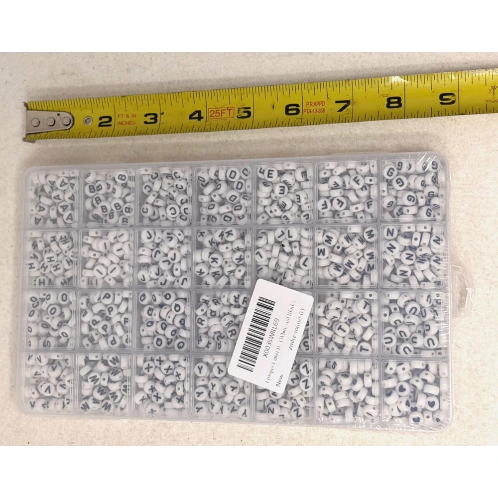 ZRMHZ 1400pc White Black Alphabet Letter Number Heart Acrylic Bead Set Case NEW